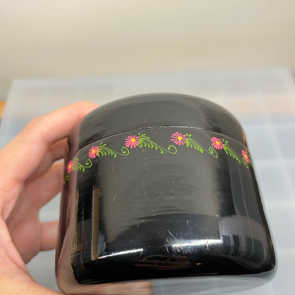 Round Painted Trinket box - Picture 8 of 9